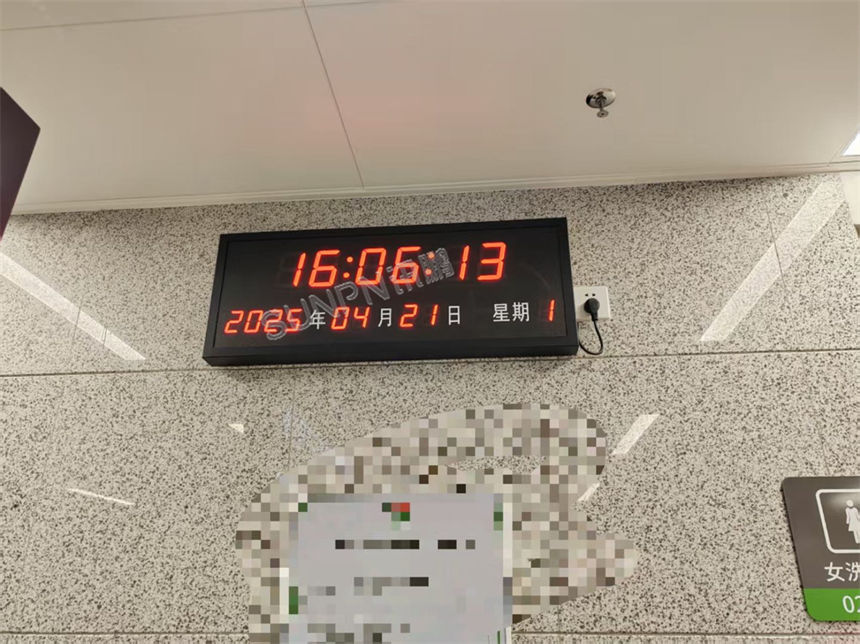 讯鹏网络同步时钟-安装实拍效果