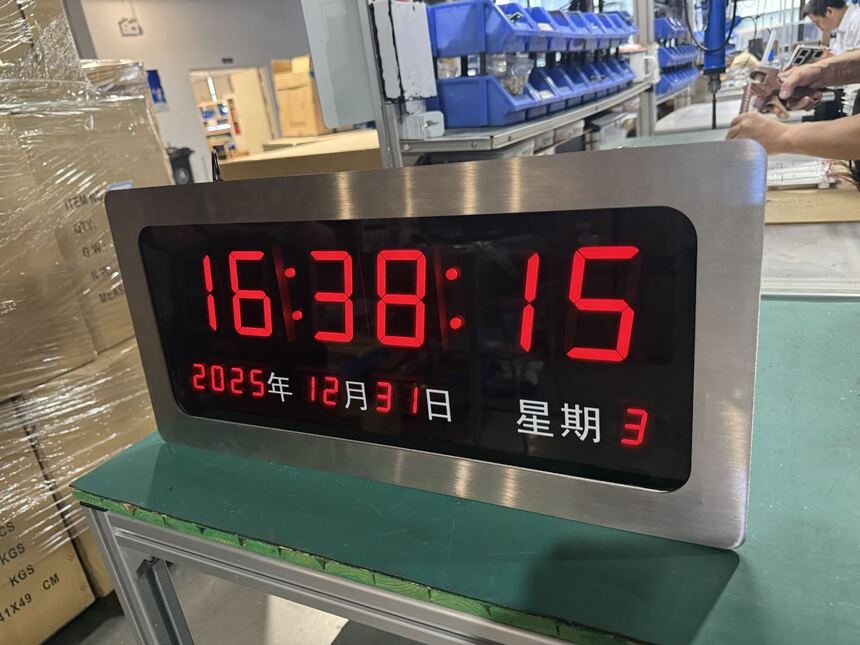 讯鹏电子时钟-生产现场