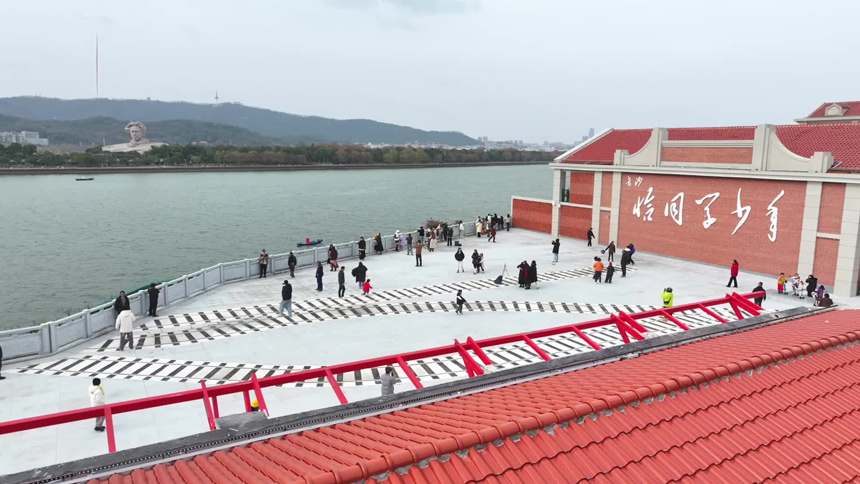 讯鹏科技客流统计系统落地恰同学少年广场 讯鹏科技客流统计系统落地恰同学少年广场